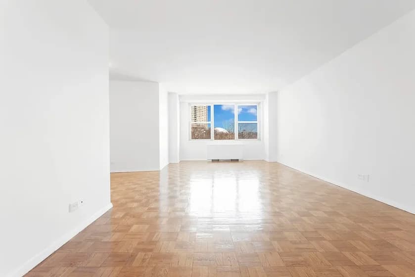 2500 Johnson Avenue #4A, The Bronx, NY 10034 apartment_living_room 1