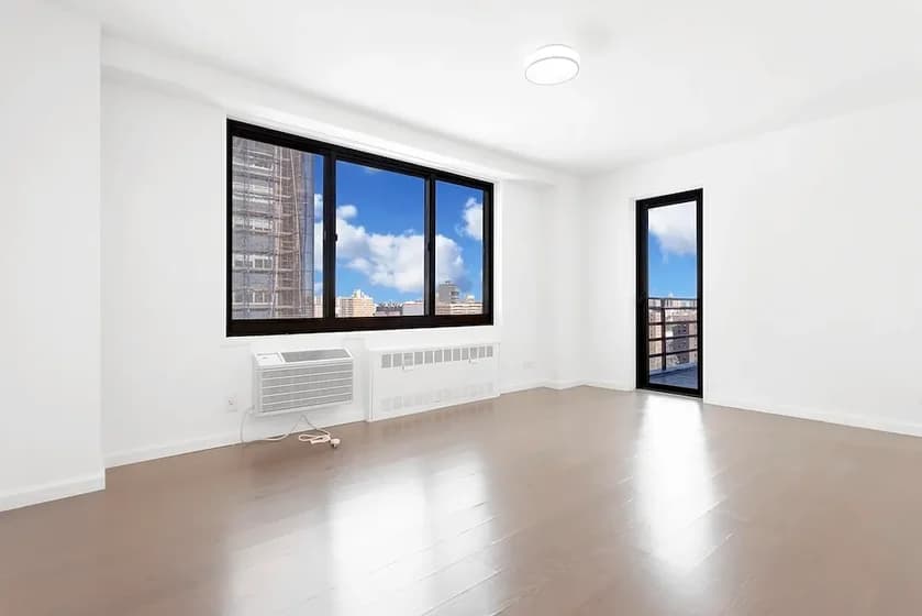 40 West 135 Street #17EF, Manhattan, NY 10037 apartment_living_room 1