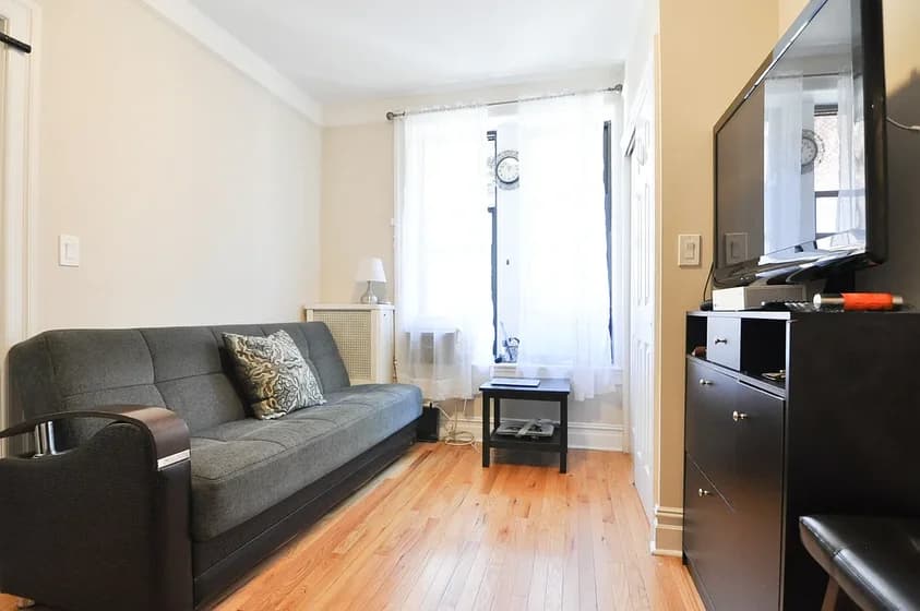 521 West 122 Street #34, Manhattan, NY 10027 apartment_living_room 1