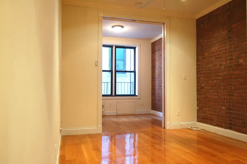 209 East 25 Street #3D, Manhattan, NY 10010 apartment_living_room 1