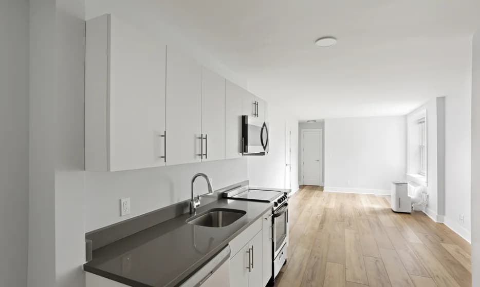 20-41 Seagirt Boulevard #02B, Queens, NY 11691 1