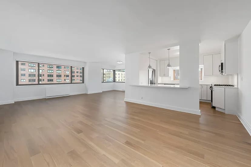 211 East 70 Street #26A, Manhattan, NY 10021 apartment_living_room 1