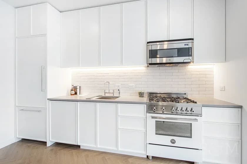 184 Kent Avenue #A516, Brooklyn, NY 11249 apartment_kitchen 1
