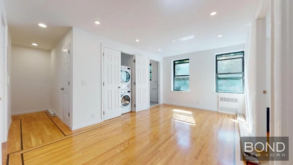 30 Charlton Street #5i, Manhattan, NY 10013 1