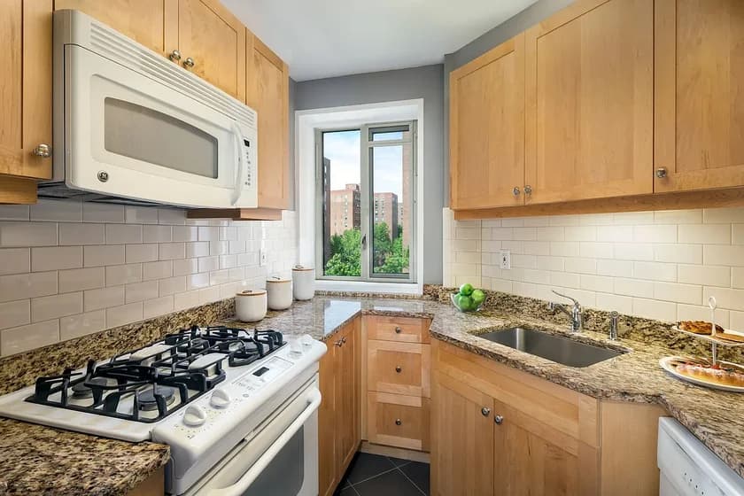 449 East 14 Street #04-F, Manhattan, NY 10009 apartment_kitchen 3