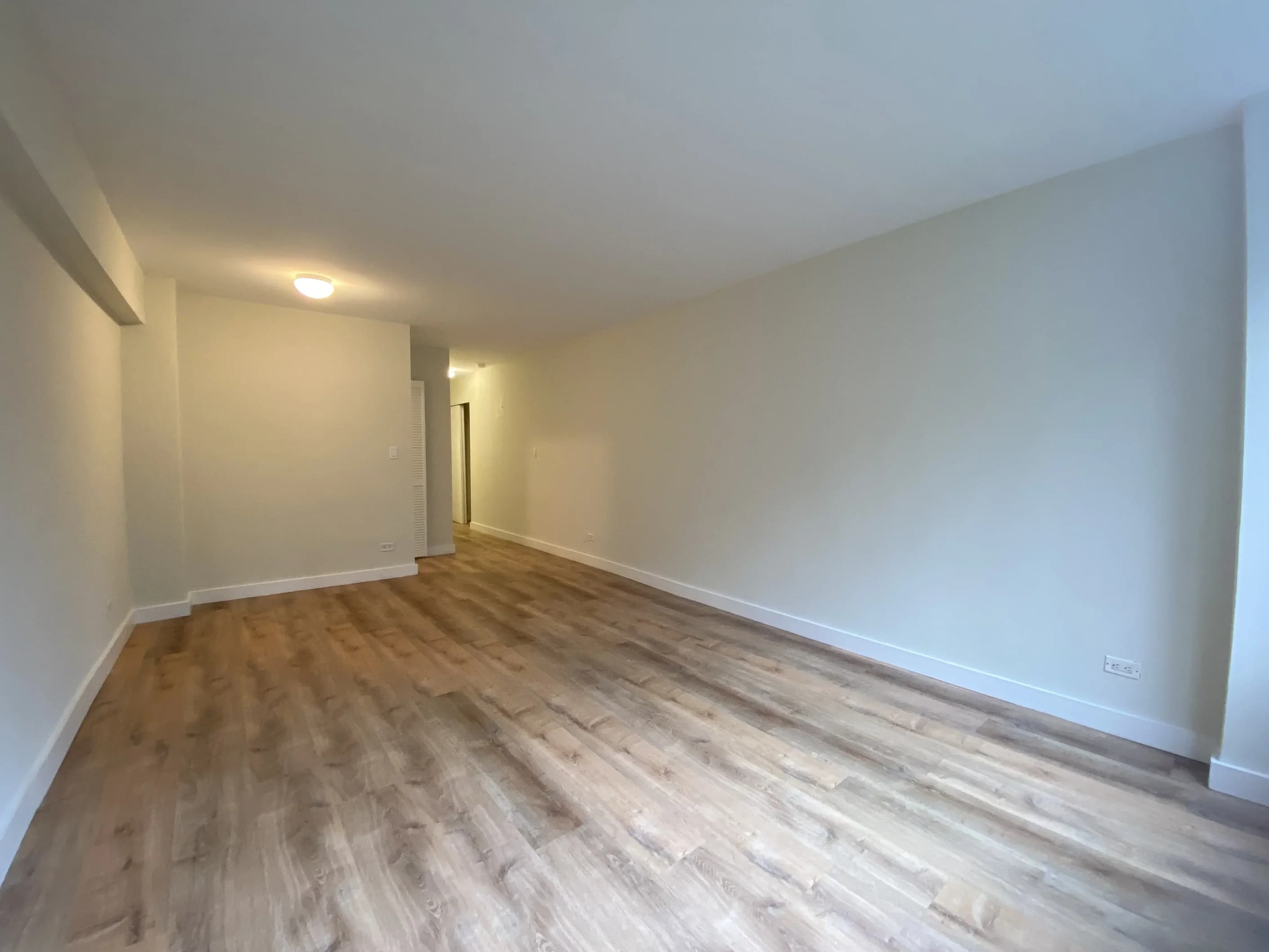 340 East 51 Street #009B, Manhattan, NY 10022 apartment_living_room 1