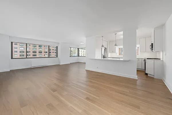 211 East 70 Street #34B, Manhattan, NY 10021 apartment_living_room 1
