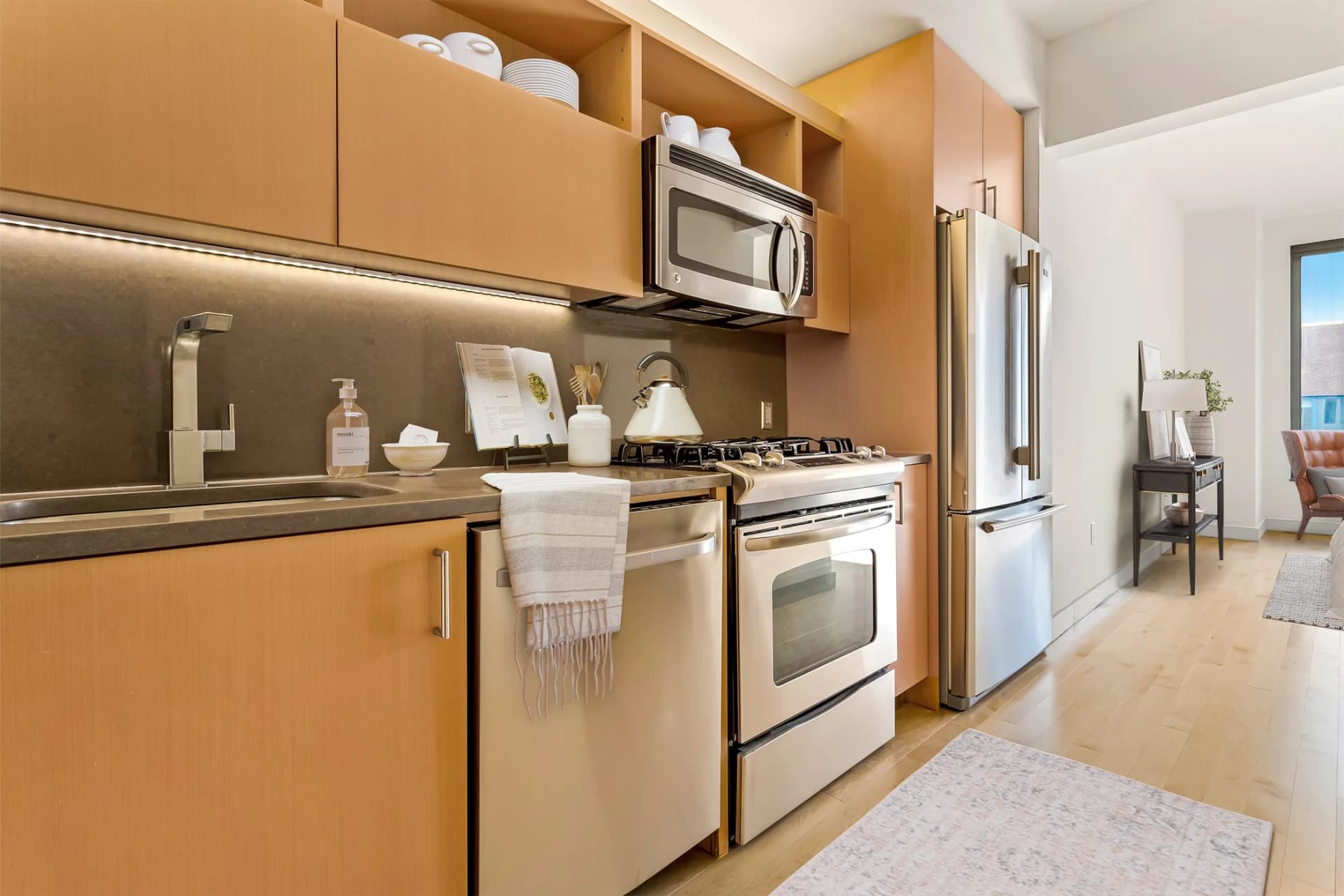 8 Spruce St #21E, New York, NY 10038 apartment_kitchen 1