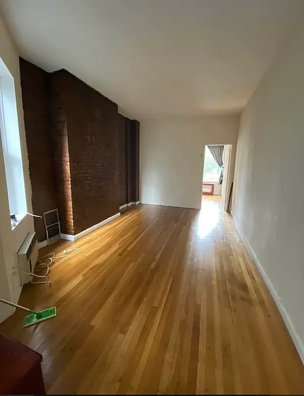 324 East 82 Street #5-W, Manhattan, NY 10028 apartment_living_room 1