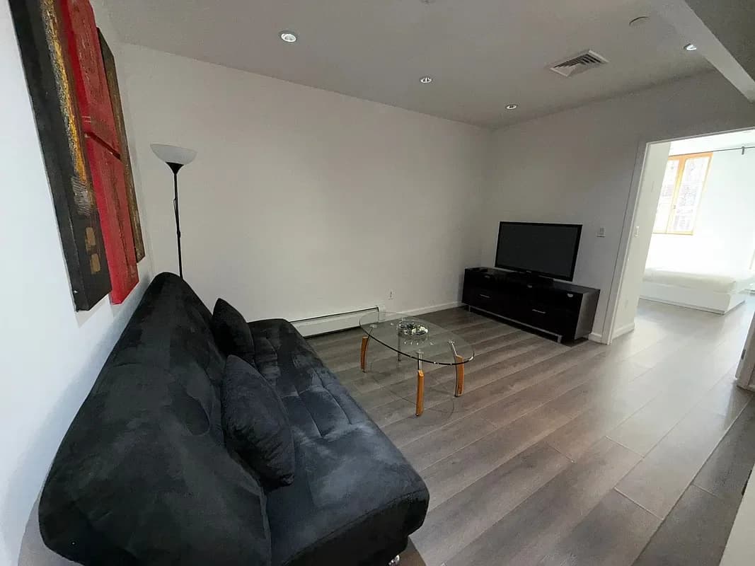 145 Mulberry Street #4D, Manhattan, NY 10013 apartment_living_room 1