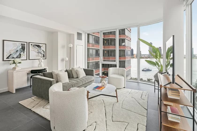 237 East 34 Street #PHA, Manhattan, NY 10016 apartment_living_room 1