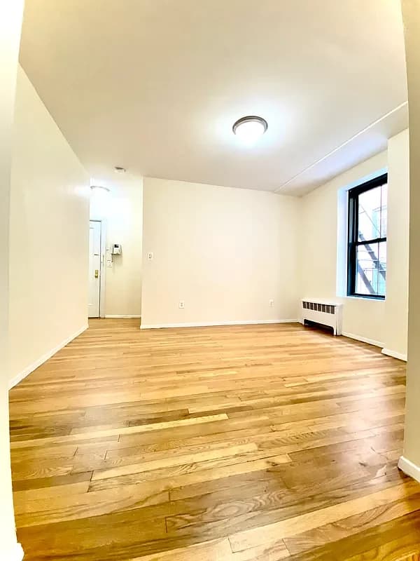 528 East 79 Street #1G, Manhattan, NY 10075 apartment_living_room 1