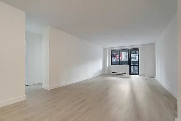 200 E 33 St #18-G, Manhattan, NY 10016 apartment_living_room 1