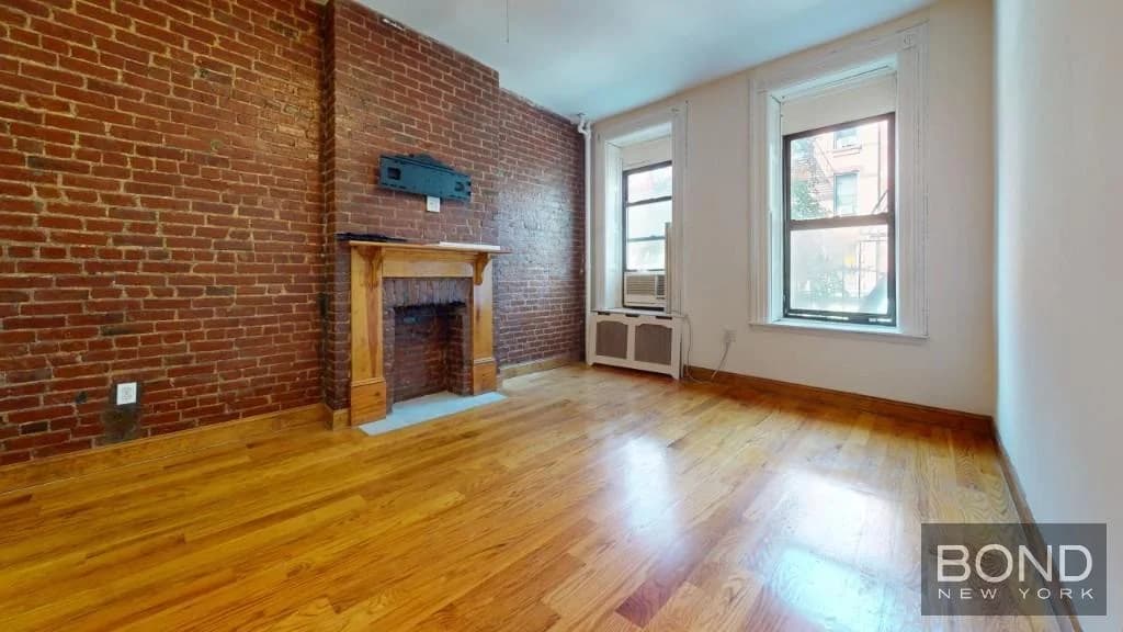 346 West 47 Street #2D, Manhattan, NY 10036 1