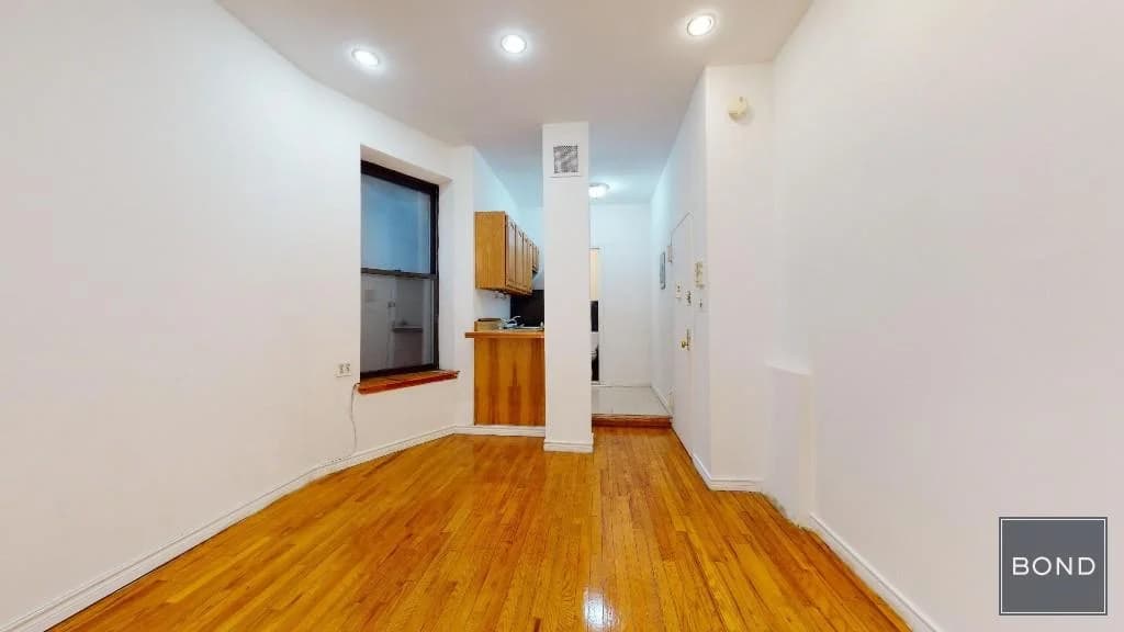 214 East 10 Street #4, Manhattan, NY 10003 1