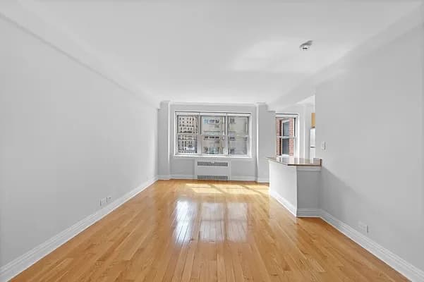 41 Park Avenue #11G, Manhattan, NY 10016 apartment_living_room 1