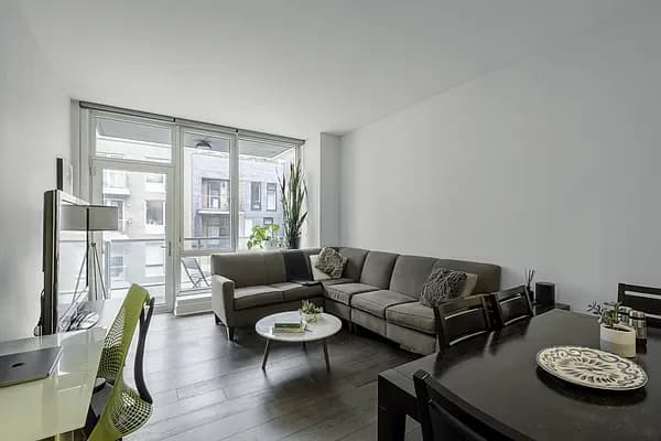 212 North 9 Street #2A, Brooklyn, NY 11211 apartment_living_room 1