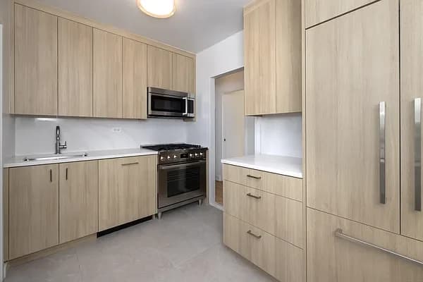424 West End Avenue #1506, Manhattan, NY 10024 apartment_kitchen 1