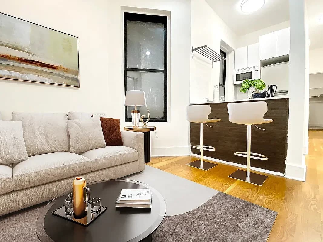 17 West 125 Street #4D, Manhattan, NY 10027 apartment_living_room 1