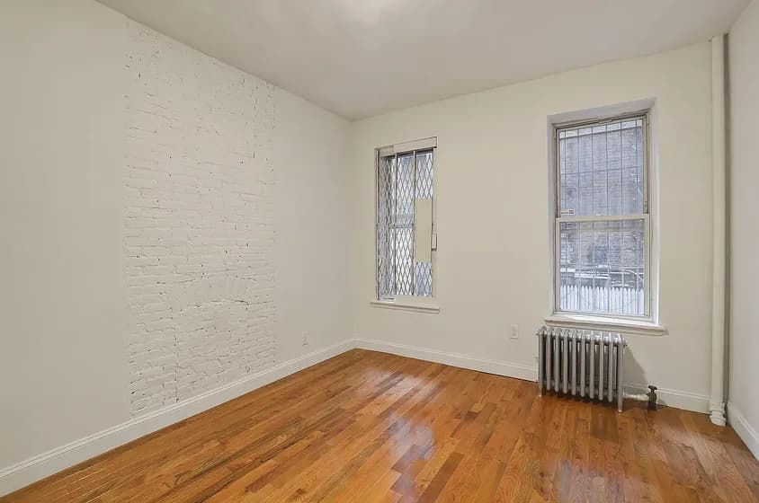 300 East 39 Street #24C, Manhattan, NY 10016 apartment_living_room 1