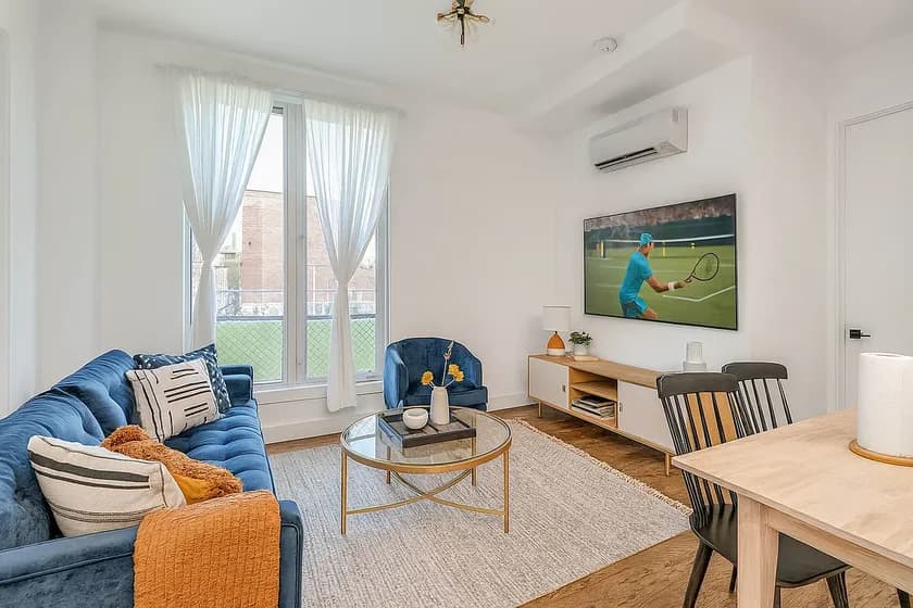 24 Grand Street #14B, Brooklyn, NY 11249 apartment_living_room 1