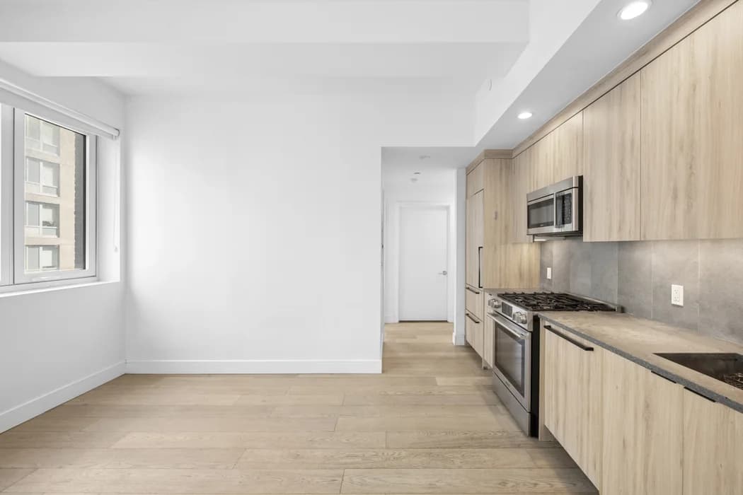 42-02 Crescent Street #3G, Queens, NY 11101 1