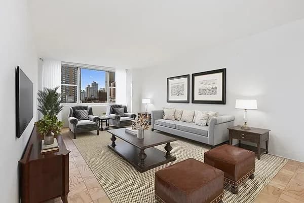 1675 York Avenue #24J, Manhattan, NY 10128 apartment_living_room 1