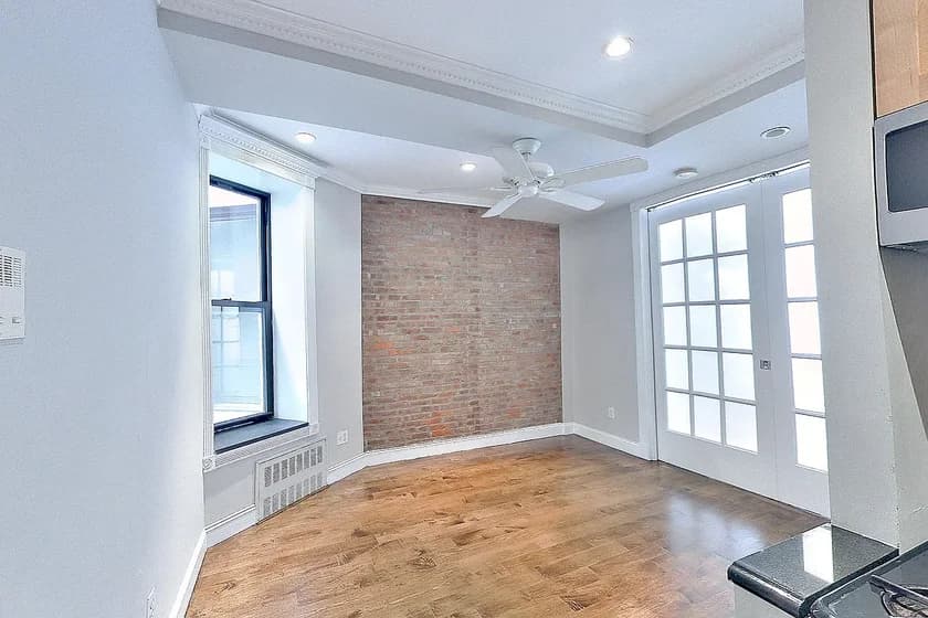 209 East 25 Street #1A, Manhattan, NY 10010 apartment_living_room 1