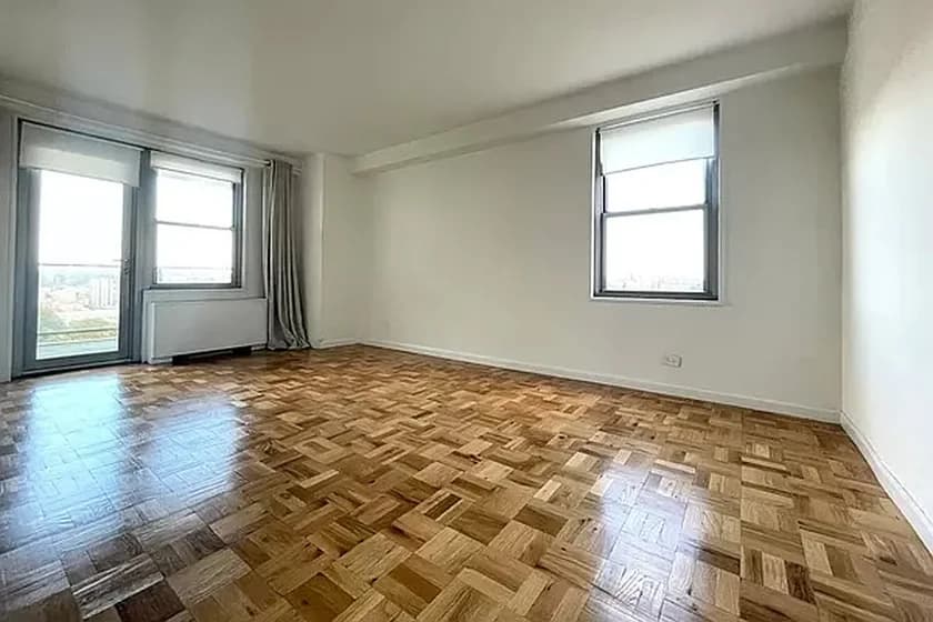 2500 Johnson Avenue #20T, The Bronx, NY 10034 apartment_living_room 1