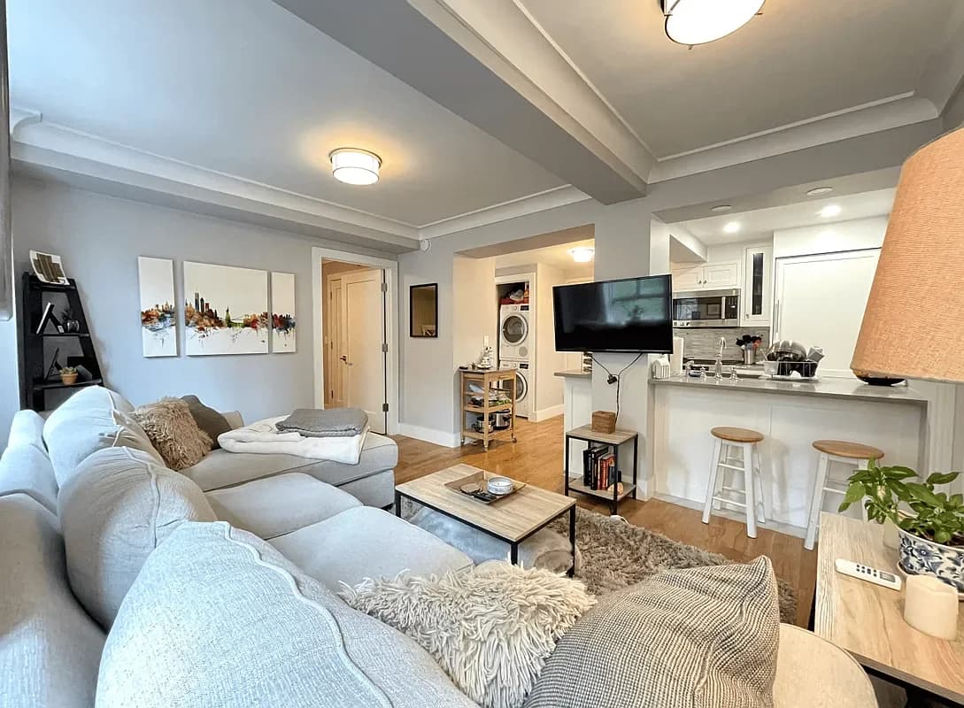 752 West End Avenue #12D, Manhattan, NY 10025 apartment_living_room 1