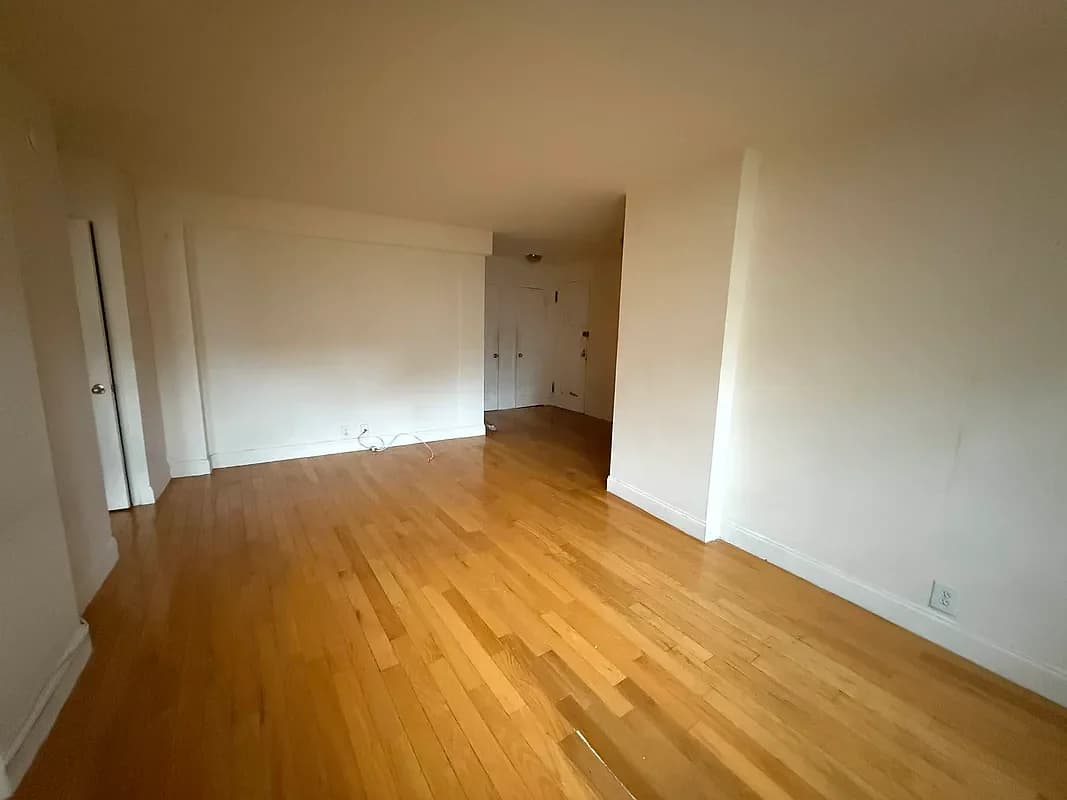 19 Hamilton Terrace #2M, Manhattan, NY 10031 apartment_living_room 1