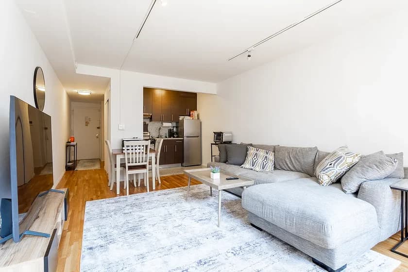 215 East 27 Street #PHK, Manhattan, NY 10016 apartment_living_room 1