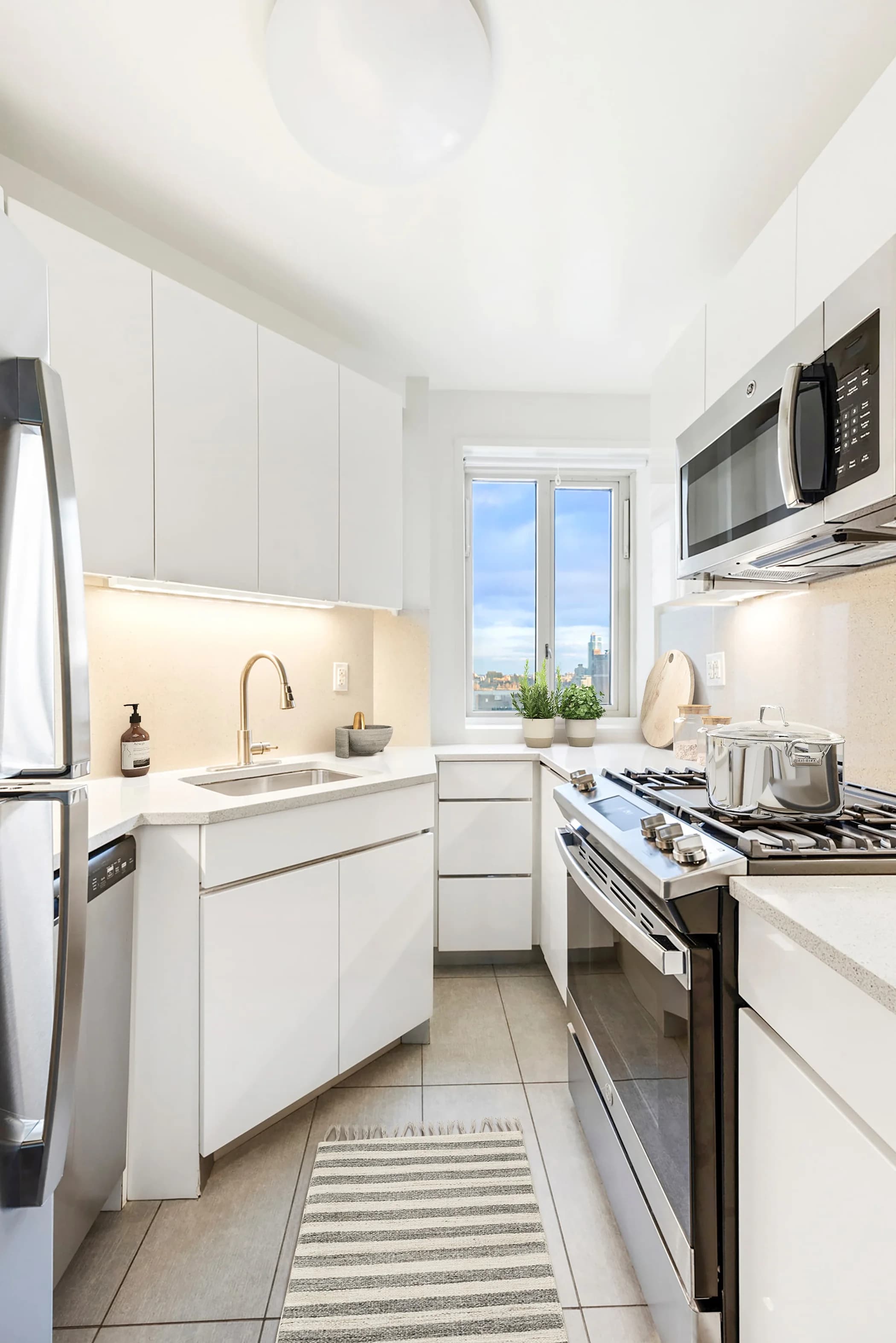 1 Stuyvesant Oval #05-B, Manhattan, NY 10009 1