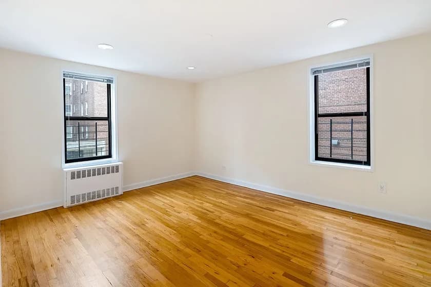 64-20 Saunders St #203, Queens, NY 11374 apartment_living_room 1