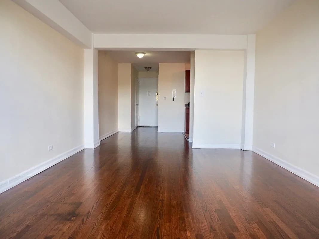 50 Park Terrace West #6A, Manhattan, NY 10034 apartment_living_room 1