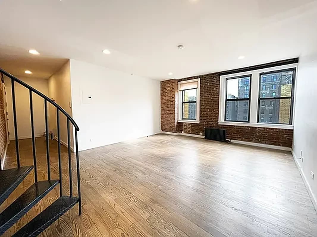 684 Riverside Drive #PH-6, Manhattan, NY 10031 apartment_living_room 1