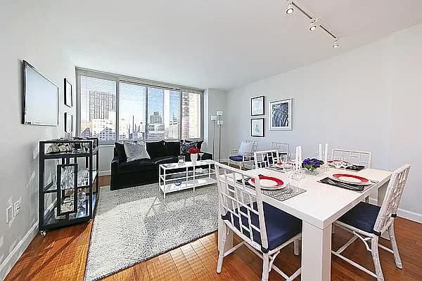 175 W 60 St #47B, Manhattan, NY 10023 apartment_living_room 1