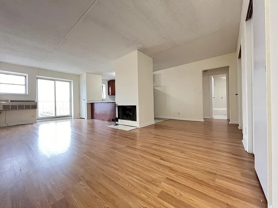 2612 West 2 Street #3G, Brooklyn, NY 11223 apartment_living_room 1