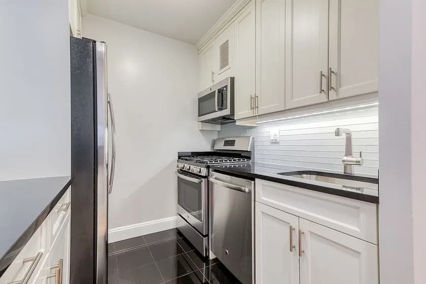 20 West 64 Street #11T, Manhattan, NY 10023 apartment_kitchen 1