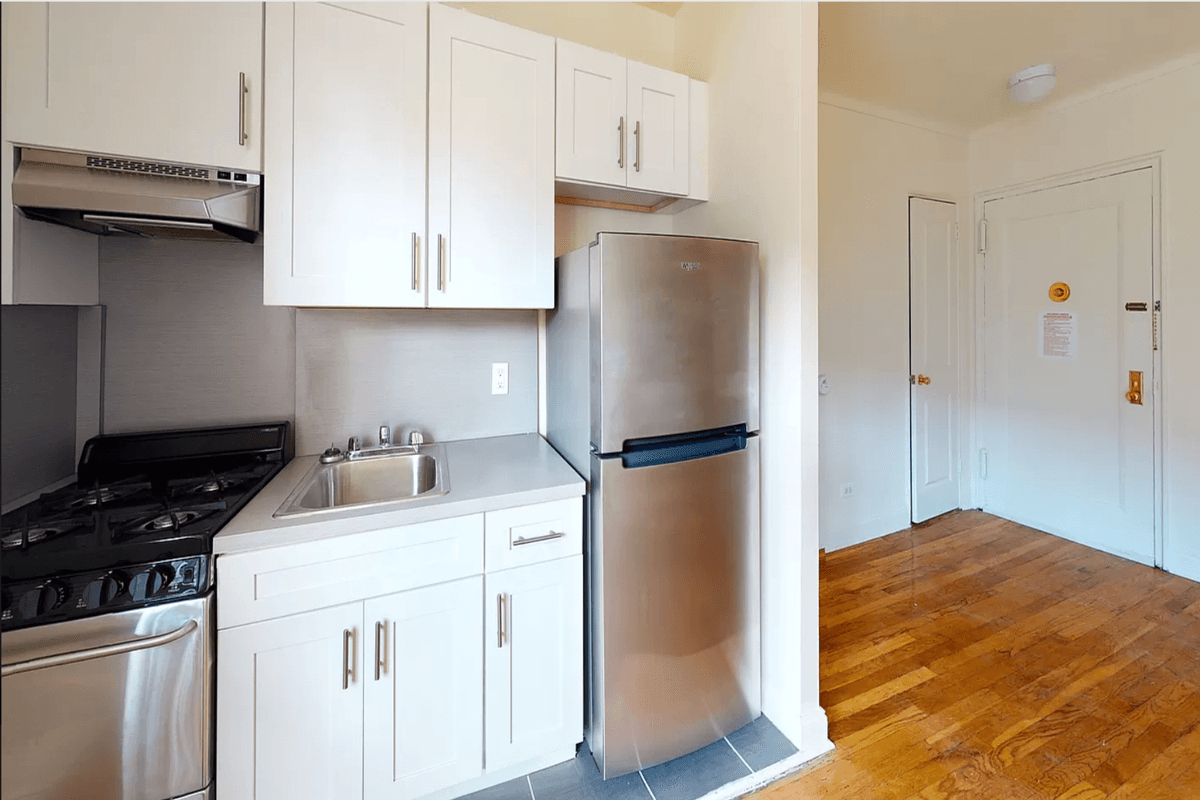 2632 West 2 Street #2F, Brooklyn, NY 11223 100