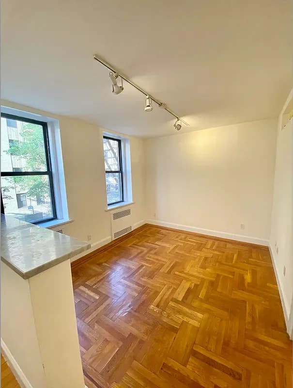 56 West 65 Street #6B, Manhattan, NY 10023 apartment_living_room 1