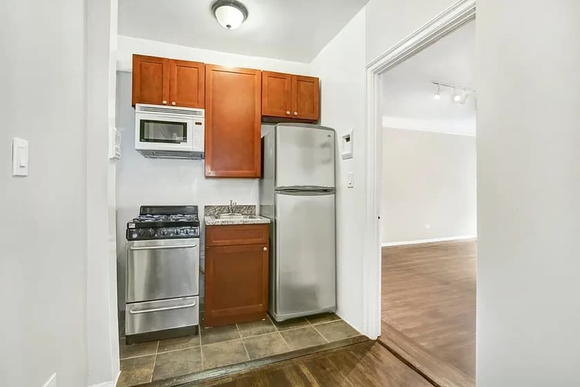 225 West 23 Street #2P, Manhattan, NY 10011 apartment_kitchen 1