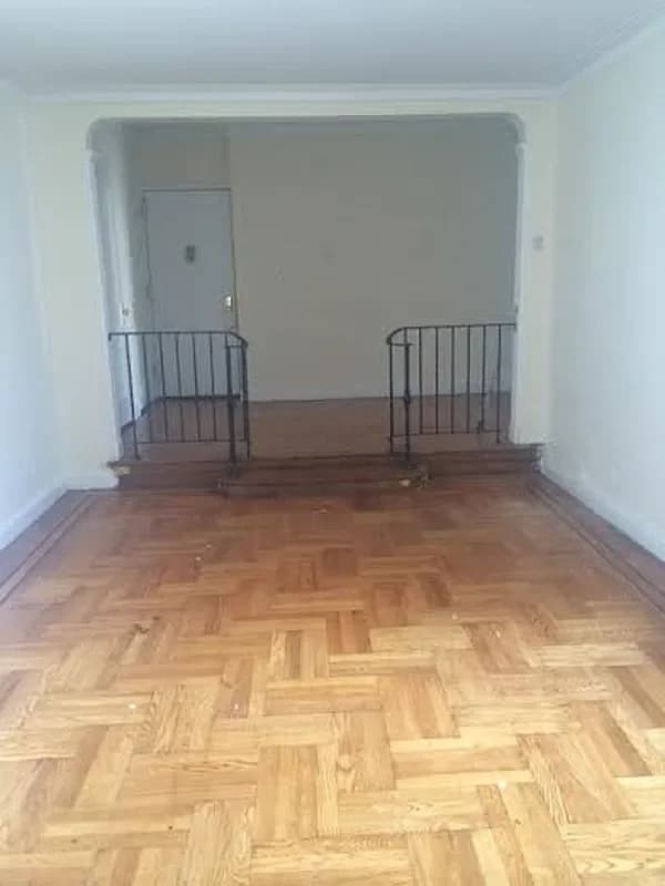 95 West 195 Street #3H, Bronx, NY 10468 apartment_living_room 1