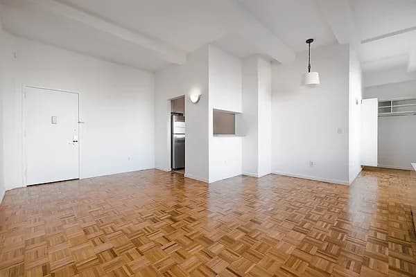 75 West Street #16A, Manhattan, NY 10006 apartment_living_room 1