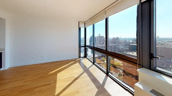 808 Columbus Avenue #19K, Manhattan, NY 10025 apartment_living_room 1