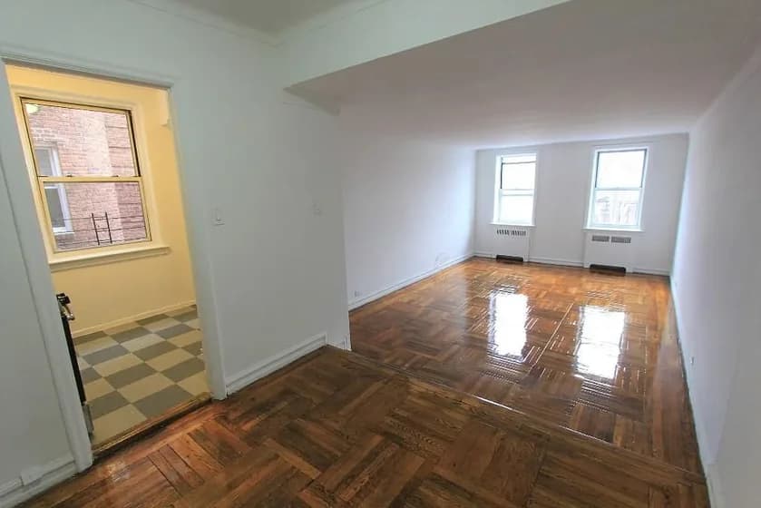 41 Kew Gardens Road #04F, Queens, NY 11415 apartment_living_room 1