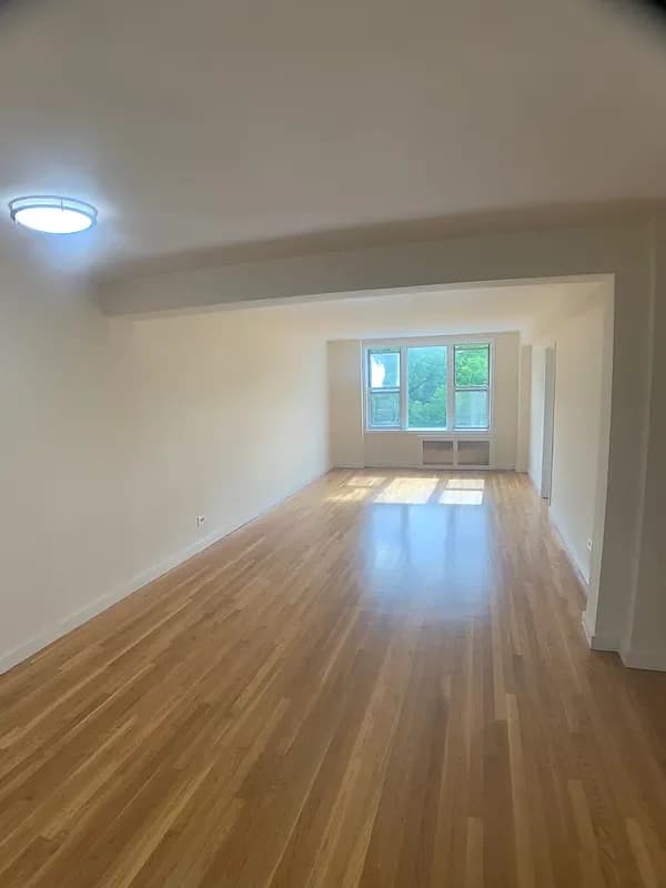 6555 Broadway #5G, Bronx, NY 10471 apartment_living_room 1