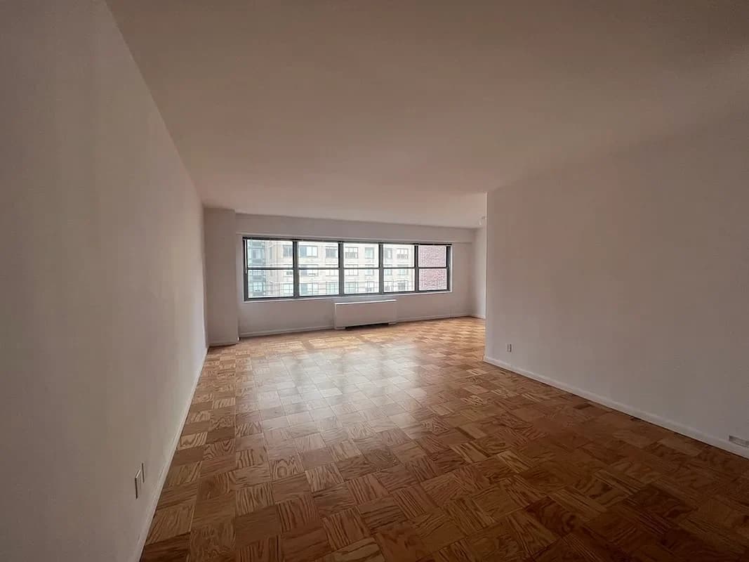 200 East 64 Street #8D, Manhattan, NY 10065 apartment_living_room 1