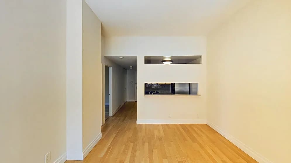 260 W 52 St #20A, Manhattan, NY 10019 apartment_dining_room 1