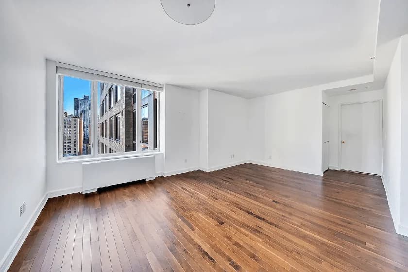 220 Riverside Boulevard #14-W, Manhattan, NY 10069 apartment_living_room 1
